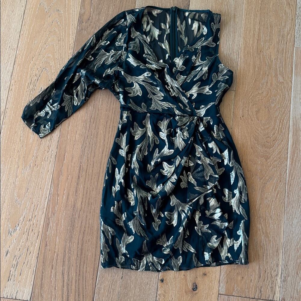 BCBGMAXAZRIA Fern Green Metallic Silk One Shoulder Cocktail Mini Dress Size 4 - Picture 2 of 8
